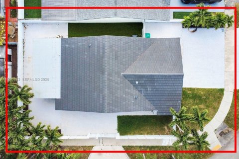 Casa en venta en Miami, Florida, 3 dormitorios, 158.86 m2 № 1976592 - foto 16