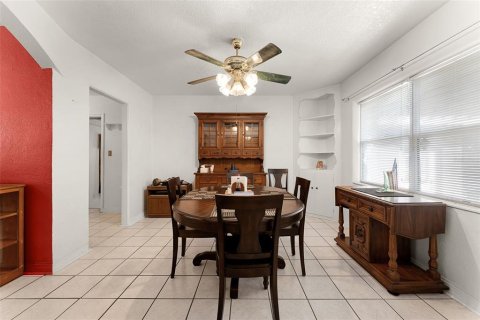 House in Sanford, Florida 3 bedrooms, 139.35 sq.m. № 1901577 - photo 11