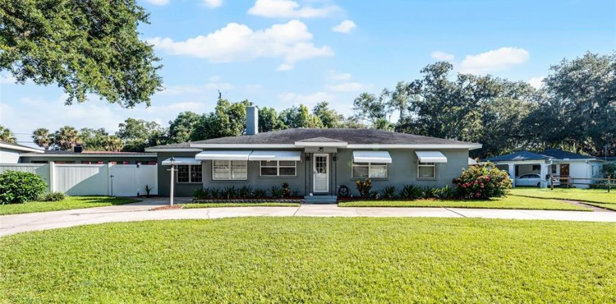 House in Sanford, Florida 3 bedrooms, 139.35 sq.m. № 1901577