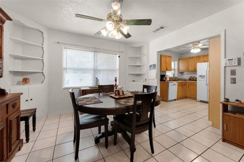 House in Sanford, Florida 3 bedrooms, 139.35 sq.m. № 1901577 - photo 9