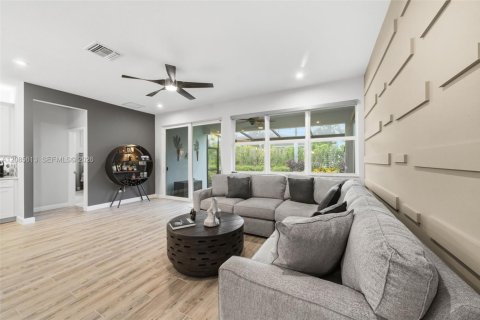 Casa en venta en Port St. Lucie, Florida, 3 dormitorios, 174.47 m2 № 2356992 - foto 13