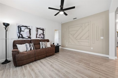 Casa en venta en Port St. Lucie, Florida, 3 dormitorios, 174.47 m2 № 2356992 - foto 5