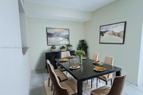 Снять в аренду кондоминиум в Майами, Флорида 2 спальни, 84.54м2, № 1988995 - фото 3