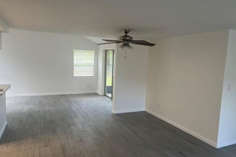 Villa ou maison à louer à Hudson, Floride: 2 chambres, 104.05 m2 № 2107474 - photo 4