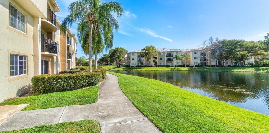 Condo in Royal Palm Beach, Florida, 2 bedrooms  № 1221566