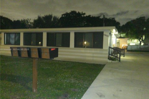 Casa en alquiler en North Miami, Florida, 3 dormitorios № 1993050 - foto 12
