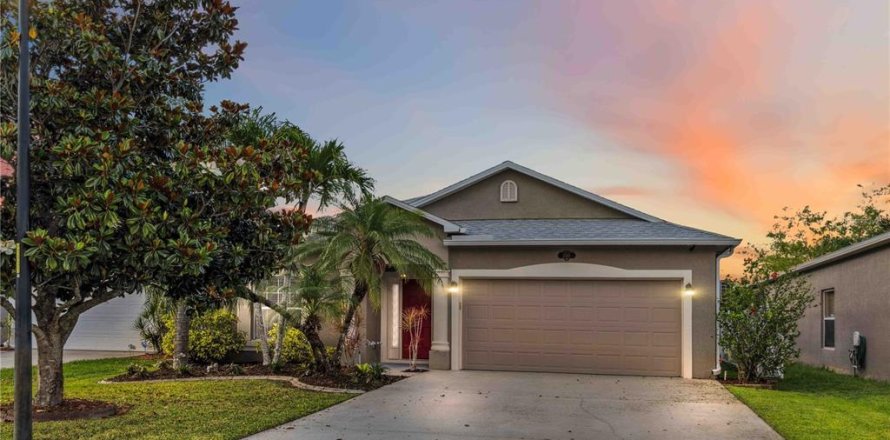 House in Melbourne, Florida 3 bedrooms, 176.7 sq.m. № 1690918