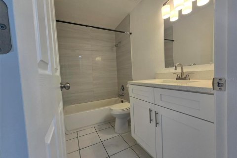 Condo in Tampa, Florida, 1 bedroom  № 2275731 - photo 12