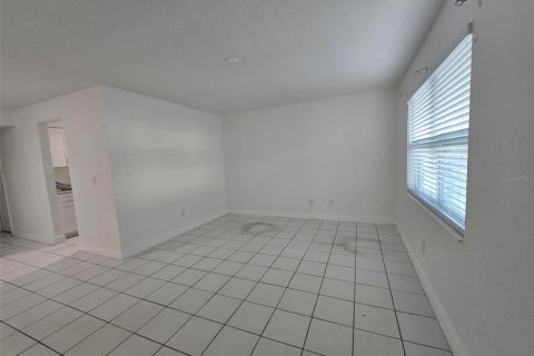Condo in Tampa, Florida, 1 bedroom  № 2275731 - photo 5