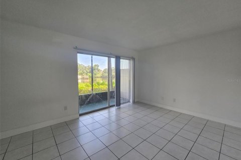Condo in Tampa, Florida, 1 bedroom  № 2275731 - photo 9