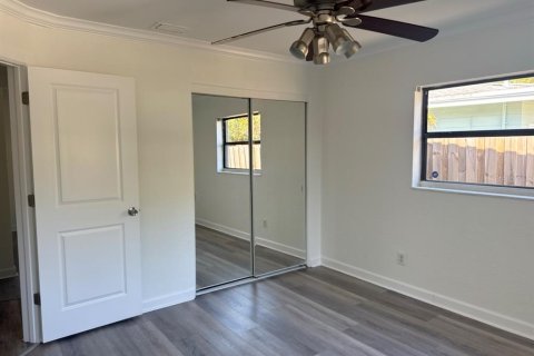 Casa en venta en Gulfport, Florida, 3 dormitorios, 127.46 m2 № 2204951 - foto 19