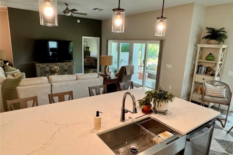 House in The Villages, Florida 3 bedrooms, 172.89 sq.m. № 1888692 - photo 13