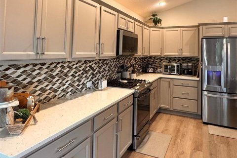 House in The Villages, Florida 3 bedrooms, 172.89 sq.m. № 1888692 - photo 11