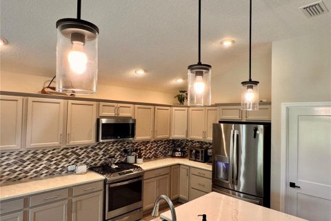 House in The Villages, Florida 3 bedrooms, 172.89 sq.m. № 1888692 - photo 8