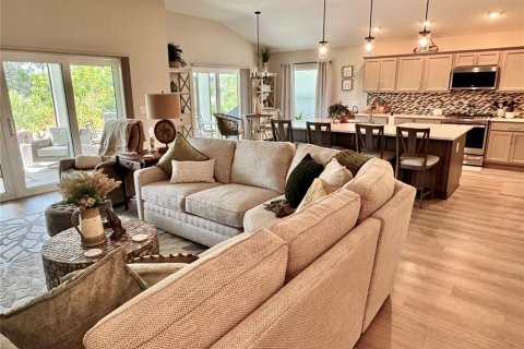 House in The Villages, Florida 3 bedrooms, 172.89 sq.m. № 1888692 - photo 22