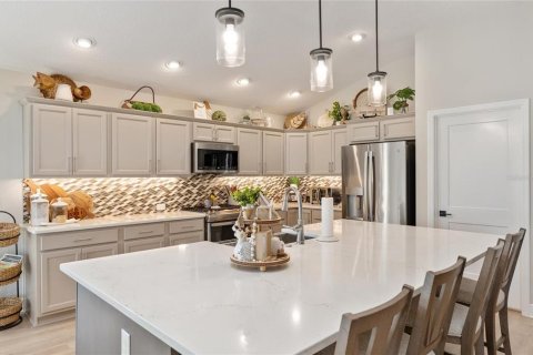 House in The Villages, Florida 3 bedrooms, 172.89 sq.m. № 1888692 - photo 9