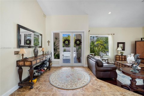 House in Palmetto Bay, Florida 5 bedrooms, 332.78 sq.m. № 2087206 - photo 5