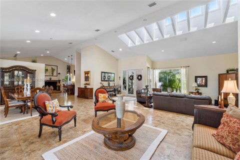 House in Palmetto Bay, Florida 5 bedrooms, 332.78 sq.m. № 2087206 - photo 7