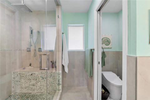 House in Palmetto Bay, Florida 5 bedrooms, 332.78 sq.m. № 2087206 - photo 30
