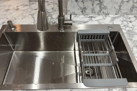 Villa ou maison à louer à Tamarac, Floride: 2 chambres, 98.66 m2 № 1964303 - photo 8