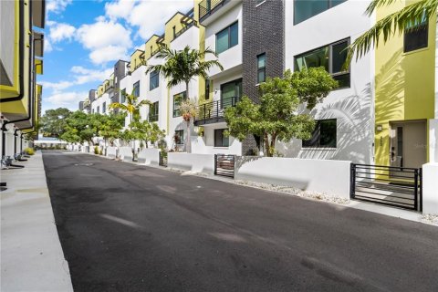 Touwnhouse à Saint Petersburg, Floride 2 chambres, 147.71 m2 № 2425359
