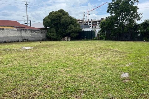 Commercial property in Miami, Florida № 2055679 - photo 5