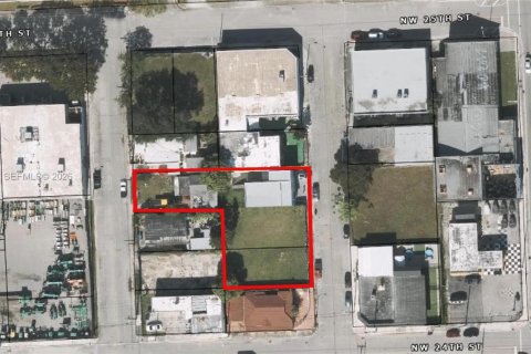 Commercial property in Miami, Florida № 2055679 - photo 2