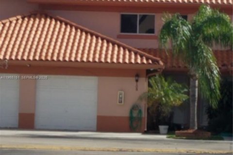 Снять в аренду таунхаус в Майами, Флорида 3 спальни, 126.35м2, № 2009816 - фото 13