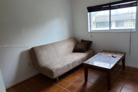 Снять в аренду таунхаус в Майами, Флорида 3 спальни, 126.35м2, № 2009816 - фото 8