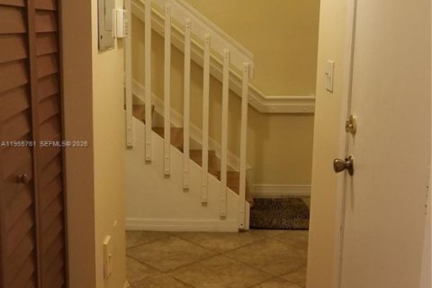 Снять в аренду таунхаус в Майами, Флорида 3 спальни, 126.35м2, № 2009816 - фото 7