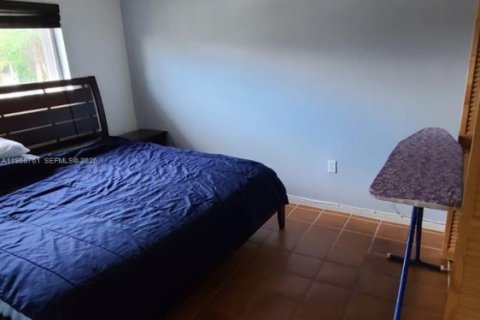 Снять в аренду таунхаус в Майами, Флорида 3 спальни, 126.35м2, № 2009816 - фото 5