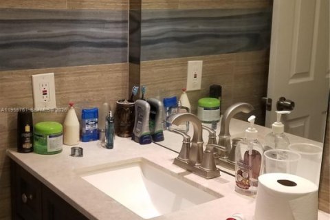 Снять в аренду таунхаус в Майами, Флорида 3 спальни, 126.35м2, № 2009816 - фото 14