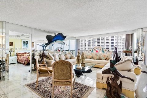 Condominio en venta en Miami, Florida, 3 dormitorios, 170.94 m2 № 2029077 - foto 11