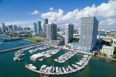 Condominio en Miami, Florida, 3 dormitorios  № 2029077