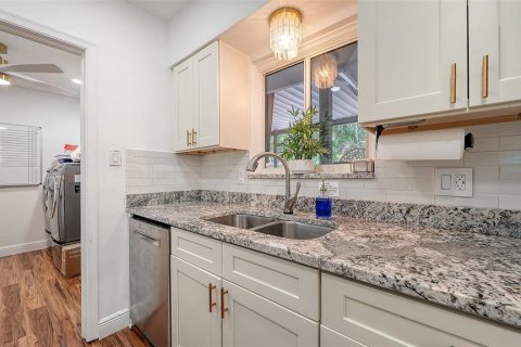 Casa en venta en Sarasota, Florida, 3 dormitorios, 172.71 m2 № 2427357 - foto 17