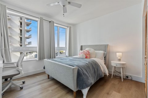 Купить кондоминиум в Майами, Флорида 2 спальни, 107.3м2, № 1993146 - фото 10