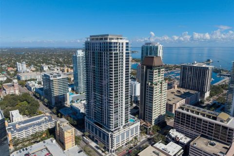 Condo in Saint Petersburg, Florida, 2 bedrooms № 2237658