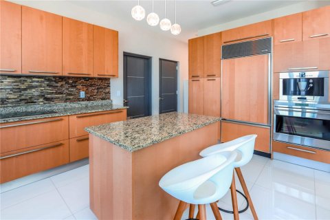 Condo in Sunny Isles Beach, Florida, 3 bedrooms № 2090973 - photo 19