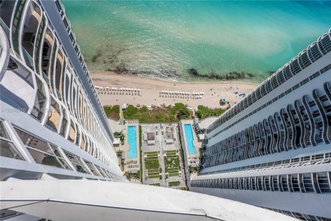 Condo in Sunny Isles Beach, Florida, 3 bedrooms № 2090973 - photo 11