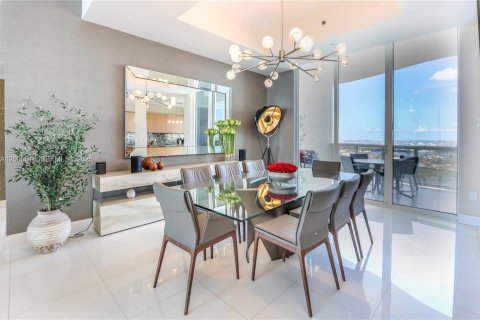 Condo in Sunny Isles Beach, Florida, 3 bedrooms № 2090973 - photo 13