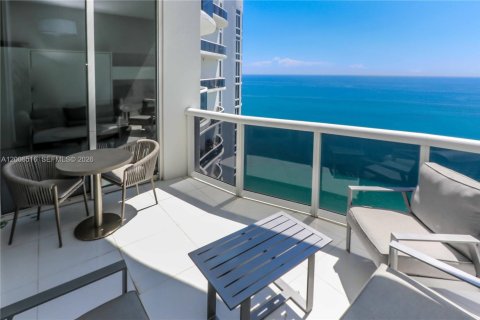Condo in Sunny Isles Beach, Florida, 3 bedrooms № 2090973 - photo 9