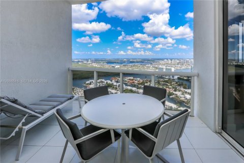 Condo in Sunny Isles Beach, Florida, 3 bedrooms № 2090973 - photo 22