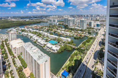 Condo in Sunny Isles Beach, Florida, 3 bedrooms № 2090973 - photo 25