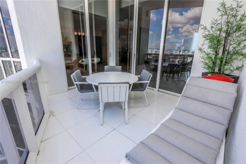 Condo in Sunny Isles Beach, Florida, 3 bedrooms № 2090973 - photo 24