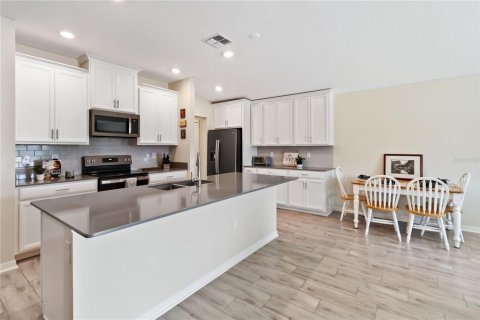 Villa ou maison à vendre à Mount Dora, Floride: 4 chambres, 171.87 m2 № 1665742 - photo 10