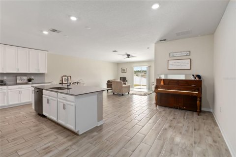 Villa ou maison à vendre à Mount Dora, Floride: 4 chambres, 171.87 m2 № 1665742 - photo 8