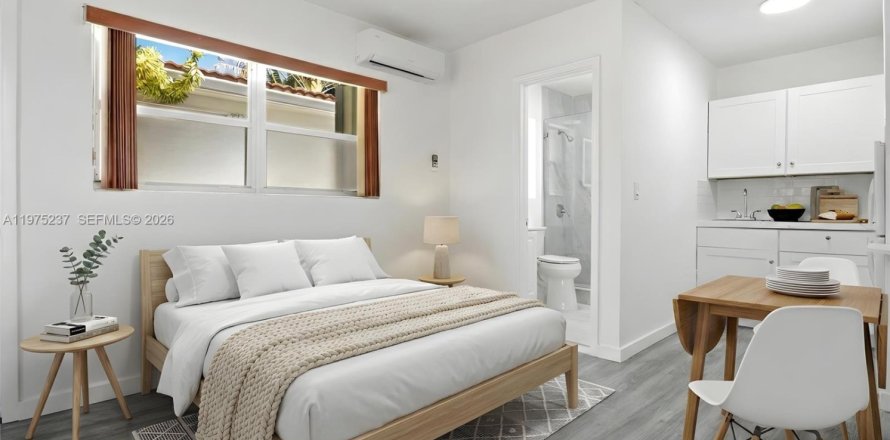 House in Miami, Florida 1 bedroom № 2038435