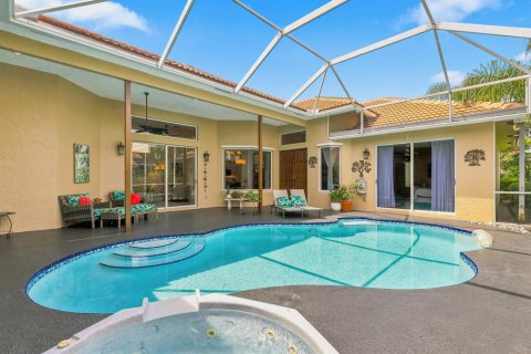 House in Port St. Lucie, Florida 3 bedrooms, 207.26 sq.m. № 2351096 - photo 8