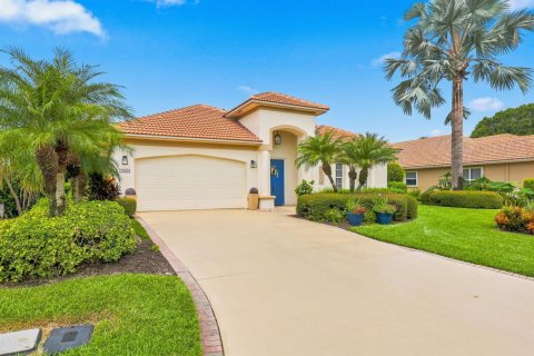 House in Port St. Lucie, Florida 3 bedrooms, 207.26 sq.m. № 2351096 - photo 2