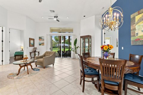 House in Port St. Lucie, Florida 3 bedrooms, 207.26 sq.m. № 2351096 - photo 14